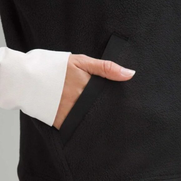 Lululemon Fleece + Ripstop Hiking Vest Black Size 6 - Picture 4 of 12